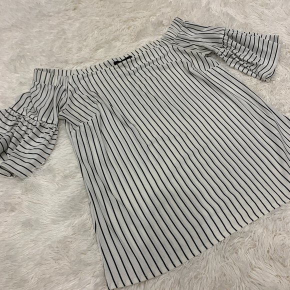 Banana Republic Tops - Banana Republic Off the Shoulder Striped Top Small